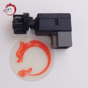 Pièce de moteur automobile de haute qualité, interrupteur de feux stop (4P) 93810-3S000 pour Hyundai Elantra Kia K5 Carnival 938103S000 - Product Image 2