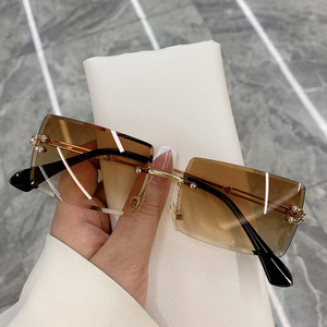Frameless Cut Edge <b>Sunglasses</b> Metal <b>Gradient</b> Grey Lens Fashionable Commute Style - Product Image 3