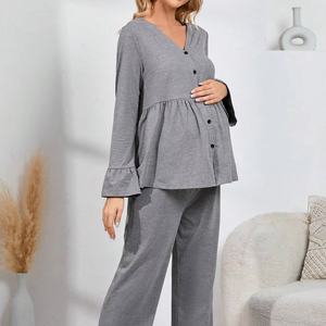 Ensemble de vêtements de maternité pour femmes enceintes : Haut peplum boutonné et pantalon de pyjama à taille ajustable - Product Image 2