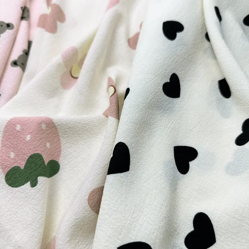 Luftpolsterdruck chiffon Stoff Sommerkleid Hemd Stoff Cartoon Lolita Pyjamas modischer Stoff
