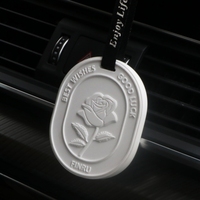 Diffuseur d'huiles essentielles en céramique parfumée, en forme de fleur de porcelaine, pour voiture, maison et armoire, désodorisant suspendu en stock