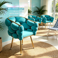 Fauteuil d'appoint luxueux en velours doux, design bulle nuage, avec pieds en acier doré