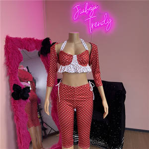 Tuta da <span class=keywords><strong>donna</strong></span> con stampa a pois primaverili, top con volant, top con maniche a <span class=keywords><strong>3</strong></span>/<span class=keywords><strong>4</strong></span> e <span class=keywords><strong>pantaloni</strong></span> capri, set da <span class=keywords><strong>3</strong></span> pezzi - Product Image 5