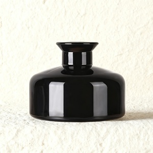 Bouteille en verre d'aromathérapie vide haut de gamme fond large 200ml diffuseur de <span class=keywords><strong>rotin</strong></span> sans feu bouteille noire plate parfum baïonnette ronde - Product Image 4