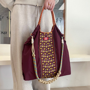 Bolso de Hombro de Gran Capacidad con Correa Única, Estilo Japonés, Impermeable, con Bordado Floral, de Nailon, para <span class=keywords><strong>el</strong></span> Verano 2026 - Product Image 4