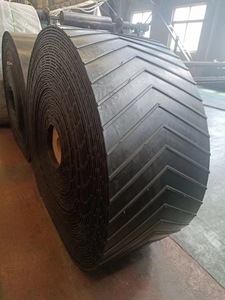 <span class=keywords><strong>EP100</strong></span> EP150 Chevron Kauçuk Konveyör Bantı Kömür Madenciliği Endüstrisi için V Şekilli Desenli Kaymaz Konveyör Bantları - Product Image 2
