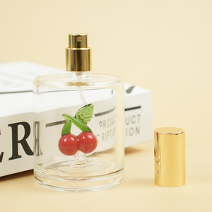 MUB Nuevo Diseño, Botella de Perfume Artesanal de 100 ml con Decoración de Cereza, Admite Diseño Personalizado en el Interior, MOQ 500 Piezas - Product Image 4