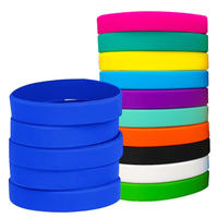 Bracelet en silicone vierge lumineux bleu multicolore, souple, personnalisable avec logo et motif en relief – Offre spéciale
