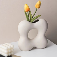 Accessoires de décoration de la maison Vase en céramique nordique créatif en forme de fleur pour cadeau de la Saint-Valentin
