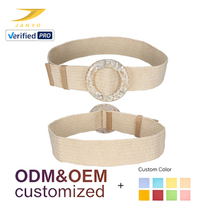 Cinturón de <span class=keywords><strong>Rafia</strong></span> Tejida Beige para Mujer, Diseño Personalizado OEM de Fábrica, Hebilla Redonda de Resina con Mosaico, Cinturón Ancho Ajustable de Paja para Vestidos de Verano - Product Image 1
