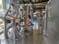 Machine automatique de remplissage et de scellage de tubes de dentifrice pour hôtel, machine de remplissage et de scellage de tubes en plastique