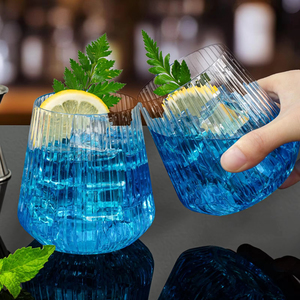 Bols de poinçon sans tige nervurés en plastique translucide incassable et léger - Product Image 1