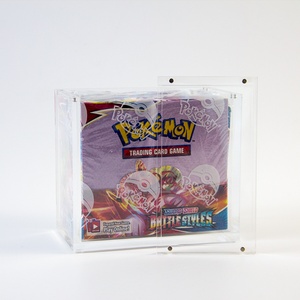 Exhibidor Acrílico Premium con Protección UV y Cierres Magnéticos para Cajas de Sobres de Pokémon TCG, con Espacio para Accesorios - Product Image 5