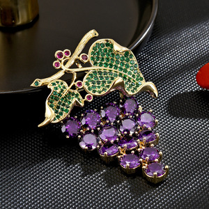 Broches de haute qualité au design coréen, élégantes et simples, accessoires de vêtements <span class=keywords><strong>Joker</strong></span> avec strass en forme de raisin, cadeaux de personnalité tendance - Product Image 2