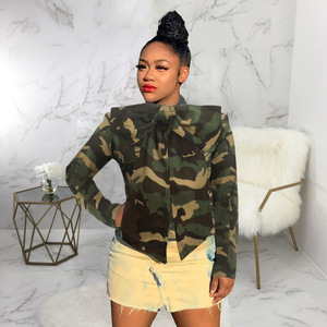 <span class=keywords><strong>Giacca</strong></span> di Jeans <span class=keywords><strong>Oversize</strong></span> Lunga <span class=keywords><strong>Invernale</strong></span> Taglie Forti 3XL da <span class=keywords><strong>Donna</strong></span> con Motivo Mimetico - Product Image 4