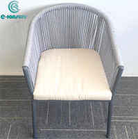 Ensemble de table et de chaises de salle à manger décontractées d'extérieur moderne, cadre en aluminium, ensemble de salle à manger de jardin pour la maison, le salon ou les meubles d'hôtel
