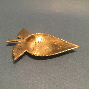 Plateau fonctionnel en forme de feuille pour l'entrée, le salon et la salle de bain – Simple et esthétique - Product Image 1