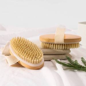 <span class=keywords><strong>Brosse</strong></span> de douche <span class=keywords><strong>anti</strong></span>-<span class=keywords><strong>cellulite</strong></span> à main à prise confortable <span class=keywords><strong>Brosse</strong></span> de corps ovale exfoliante en <span class=keywords><strong>bois</strong></span> à poils de sanglier naturels - Product Image 4