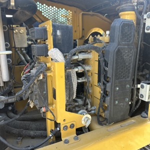 Excavadora de cadenas Caterpillar 307.5 usada de 7.5 toneladas, año 2021, con motor, caja de cambios, bomba, cojinete y PLC en venta - Product Image 4