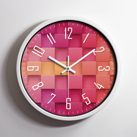 Horloge murale silencieuse en acier inoxydable avec affichage numérique, alimentée par piles, design créatif et tendance pour salon, en aluminium, personnalisable