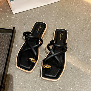 Pantuflas para Hombre y Mujer, Elegantes y Modernas para Uso en Exteriores, con Ajuste Versátil y Función Antideslizante - Product Image 6