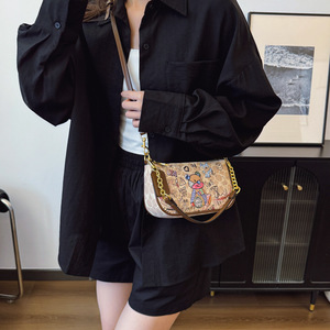 Sac à <span class=keywords><strong>main</strong></span> Mahjong Graffiti Ours Tendance <span class=keywords><strong>Femme</strong></span> 2026 Nouvelle Collection Sac à bandoulière Chaîne Porté Épaule ou Croisé en PU avec Deux Bretelles et Fermeture Éclair - Product Image 4