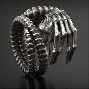 Nouveau Punk Moto Style Hommes Anneau Exagéré Dominateur Crâne Démon Griffe Anneau Argent Couleur Bijoux Accessoires - Product Image 3