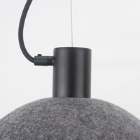 Suspension ovale moderne en feutre acoustique, ampoule LED E27, hauteur réglable, blanc chaud (3500K), finition beige AC, taille moyenne