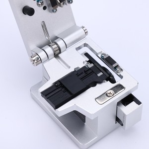 Cisaille à fibres optiques Metase MT-21 210002 à rétraction automatique – Équipement de coupe de fibres optiques - Product Image 2