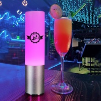 Lampe de table LED rechargeable DMX télécommandée en gros, en ABS, forme cylindrique, idéale pour les remises de diplômes, Diwali, Ramadan – Nouveauté !