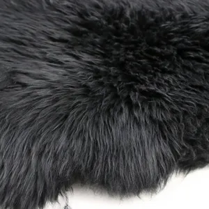 China Manufacturer Wholesale Luxury Shaggy Thick Genuine Sheepskin Fur Material