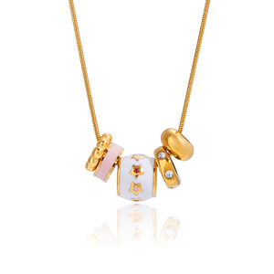 Collier à breloque géométrique en acier inoxydable plaqué or 18 carats avec strass rose pour la bénédiction et la bonne chance (vente en gros) - Product Image 5