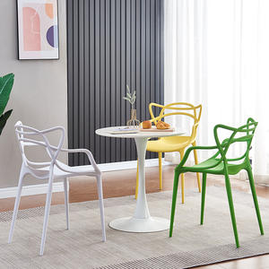 ชุดโต๊ะอาหารสไตล์โมเดิร์น เก้าอี้พลาสติกหุ้มเบาะหลากสี ดีไซน์หลังทรงต้นไม้ เหมาะสำหรับโรงแรม ร้านกาแฟ ร้านอาหาร - Product Image 4