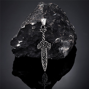 Pendentif épée viking nordique en acier inoxydable, chaîne de 60 cm, bijoux unisexes - Product Image 2