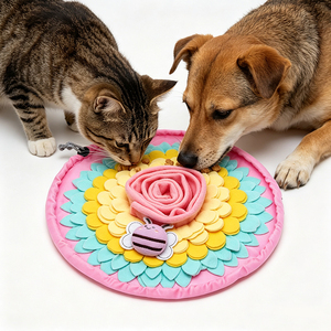 Tapis de renifflement interactif pour chien, coussin d'alimentation pour soulager le stress, favorise la recherche naturelle de nourriture, tapis de renifflement pour animaux de compagnie - Product Image 1