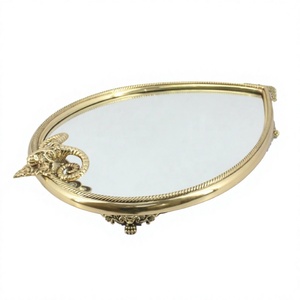 ถาดทองเหลืองทรงกลมทันสมัยจาก Axiom Home Accents ของตกแต่งบ้านทำมือจากโลหะสำหรับคริสต์มาส ใช้งานได้หลากหลาย ดีไซน์เรียบหรู - Product Image 1
