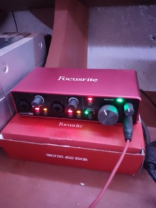 Interfaz <span class=keywords><strong>de</strong></span> Audio USB Focusrit Scarlet2I2 <span class=keywords><strong>de</strong></span> 3.ª Generación <span class=keywords><strong>para</strong></span> Grabación, <span class=keywords><strong>Tarjeta</strong></span> <span class=keywords><strong>de</strong></span> <span class=keywords><strong>Sonido</strong></span> Profesional <span class=keywords><strong>para</strong></span> Composición, Transmisión, Podcasting <span class=keywords><strong>de</strong></span> Alta Fidelidad - Product Image 2