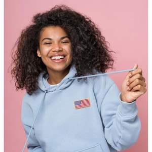 Patch brodé Drapeau USA DigitEMB 3x1,6 pouces, thermocollant pour vestes, en feutre non tissé avec bordure jaune - Product Image 2