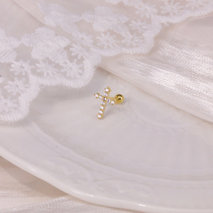 Boucles d'oreilles clous torsadées en argent sterling 925 ROXI avec croix et zircon diamanté, plaqué or 18 carats pour femme - Product Image 5