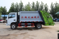 Camion compacteur de déchets diesel manuel Dongfeng Furika F6 4x2, pompe haute efficacité, compacteur de déchets pour le nettoyage des rues urbaines