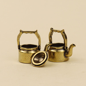 Bouilloire à thé en laiton de style ethnique, théière vintage en laiton, pot à eau fait main pour la cuisine, la salle à manger et la décoration de la maison - Product Image 1