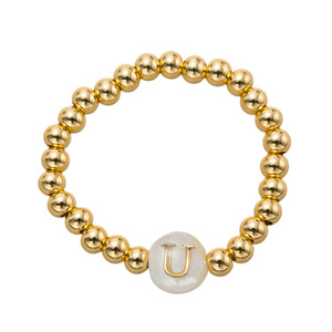 Anillo de cuentas de acero inoxidable chapado en oro de 18 quilates resistente al agua de moda con anillo de letra de concha de piedra natural - Product Image 5