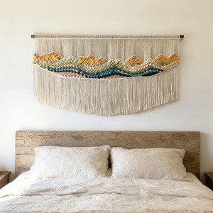 Tapisserie murale bohème haut de gamme en laine islandaise teinte à la main avec dégradé, idéale pour l'hôtellerie et les projets culturels - Product Image 1