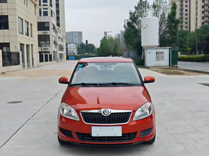 Voiture d'occasion la plus vendue en 2013, 1.4T, véhicule de transport très rentable avec des faibles coûts d'entretien et une excellente qualité - Product Image 1