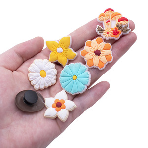 Người đàn ông của Guốc Giày quyến rũ hoa loạt <span class=keywords><strong>PVC</strong></span> mềm nhựa nhỏ vá có thể tháo rời DIY - Product Image 3