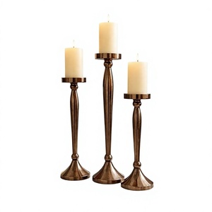 Ensemble de 3 grands chandeliers en métal bronze cannelé, support de bougie, centre de table, décoration intérieure - Product Image 1