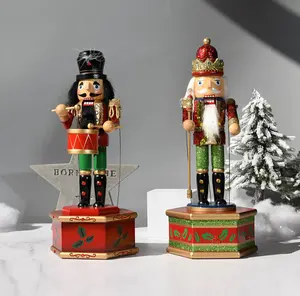 36CM सरौता राजा सैनिक संगीत बॉक्स चित्रित लकड़ी के शिल्प हेक्सागोनल आधार क्रिसमस संगीत बॉक्स