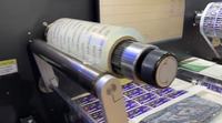 Máquina troqueladora digital de alta velocidad VICUT de 10 m/min con control servo, 6 cabezales de corte y motor para producción de alto volumen