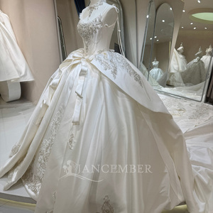 Dw0231 <b>Romantic</b> Spaghetti Strap Crystal Beaded Bodice Bow Center Embroidery Ivory Satin Ball Gown Wedding <b>Dress</b> Jancember - Product Image 4