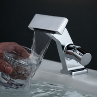 Robinet de lavabo cascade haut de gamme en cuivre pour salles de bain d'hôtels, eau chaude et froide, design allemand
